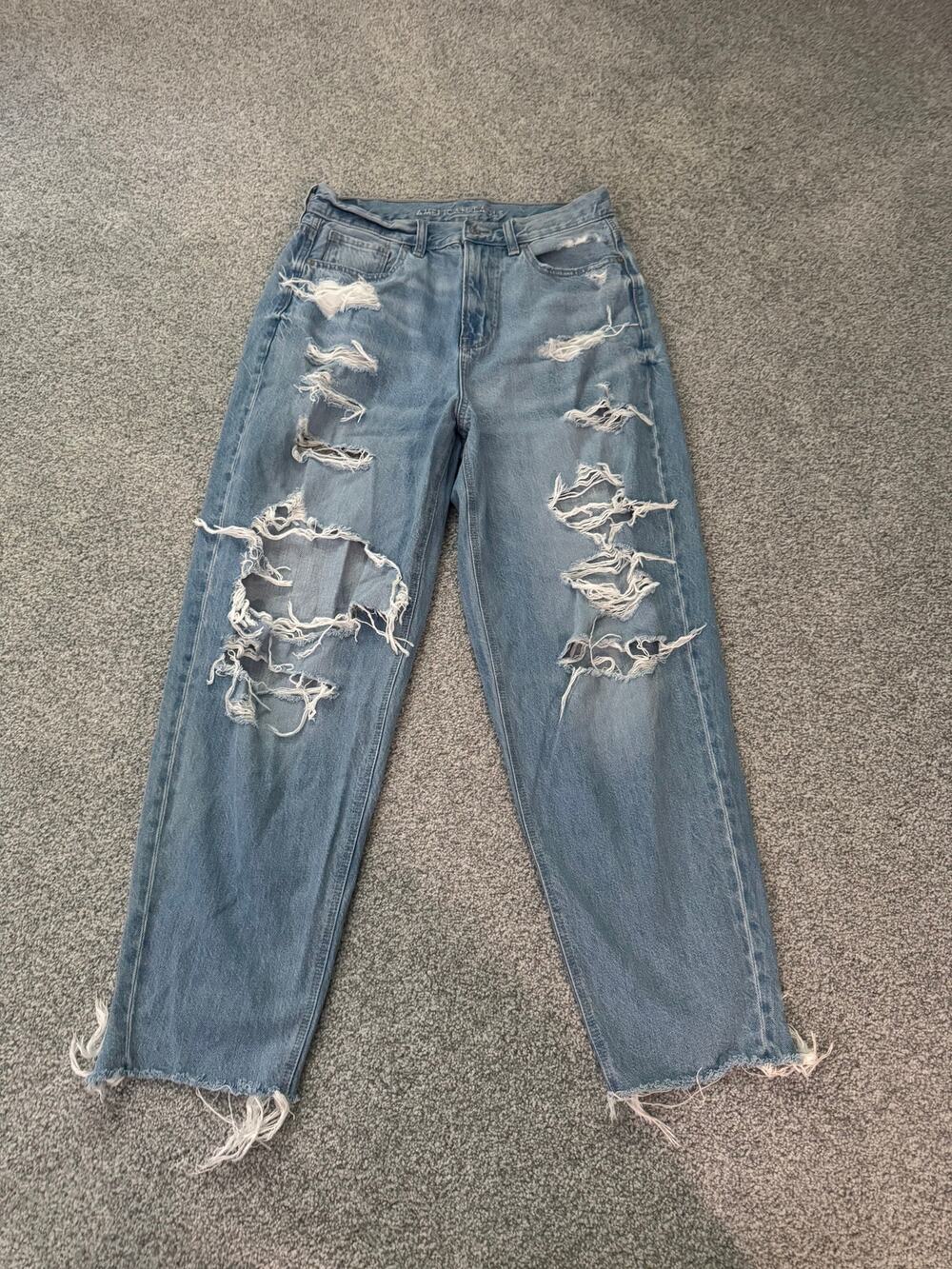 American Eagle Distressed Light Blue Relaxed Mom Jean
